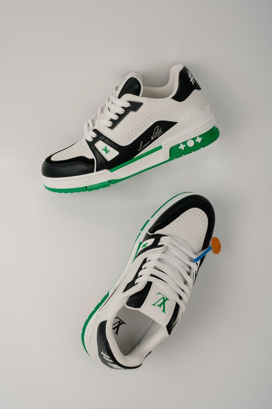 Louis Vuitton Leather Low-top Casual Sneakers with Anti-yellow Edge