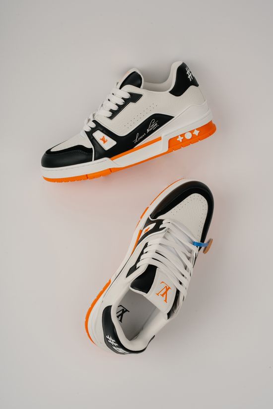Louis Vuitton Leather Low-top Casual Sneakers with Anti-yellow Edge