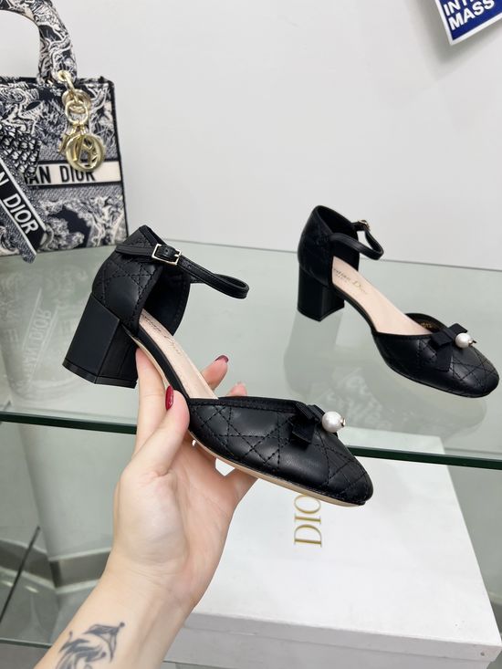 Christian Dior Embroidered Pearl Buckle Low Heel Ballet Flats