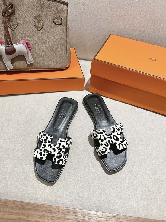 Hermes New Color Cowhide Slide Sandals With Silk Scarf Packaging