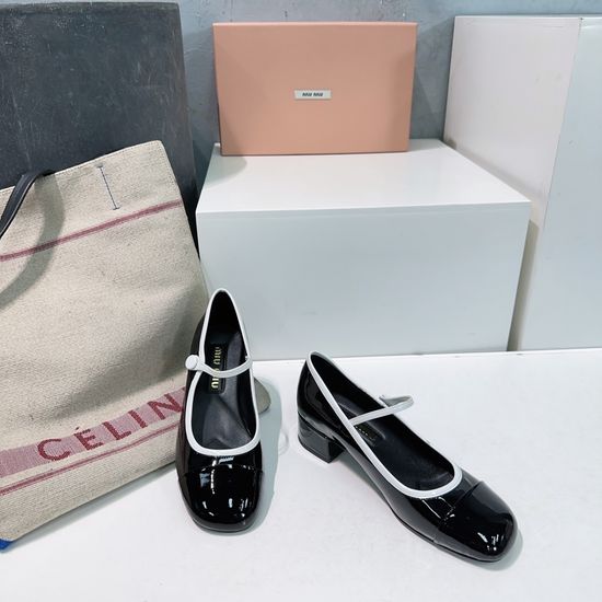 Miu Miu Pearl Buckle Patent Leather Mary Jane Shoes
