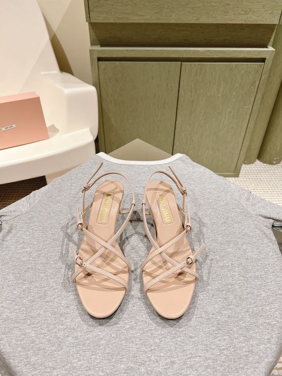 Miu Miu Pointed Toe Kitten Heel Leather Sandals
