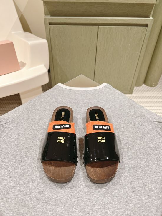 Miu Miu Embroidered Logo Comfortable Fashion Slides
