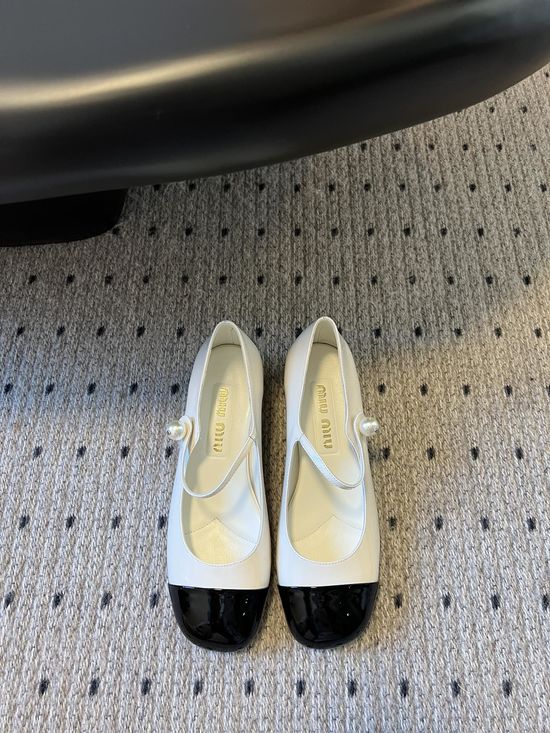 Miu Miu Pearl Buckle Block Heel Mary Jane Shoes