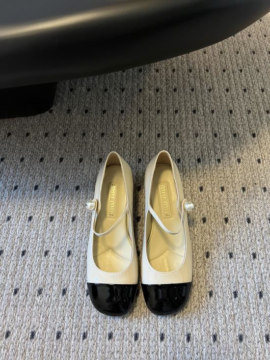 Miu Miu Pearl Buckle Block Heel Mary Jane Shoes