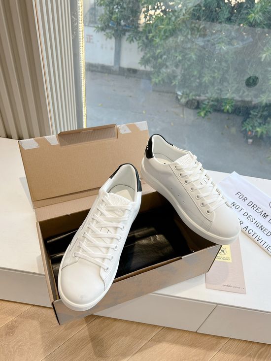 Golden Goose Vintage Distressed Comfortable Casual Walking Sneakers