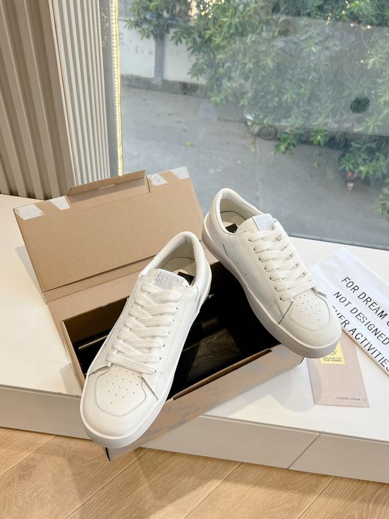 Golden Goose Vintage Distressed Comfortable Casual Walking Sneakers