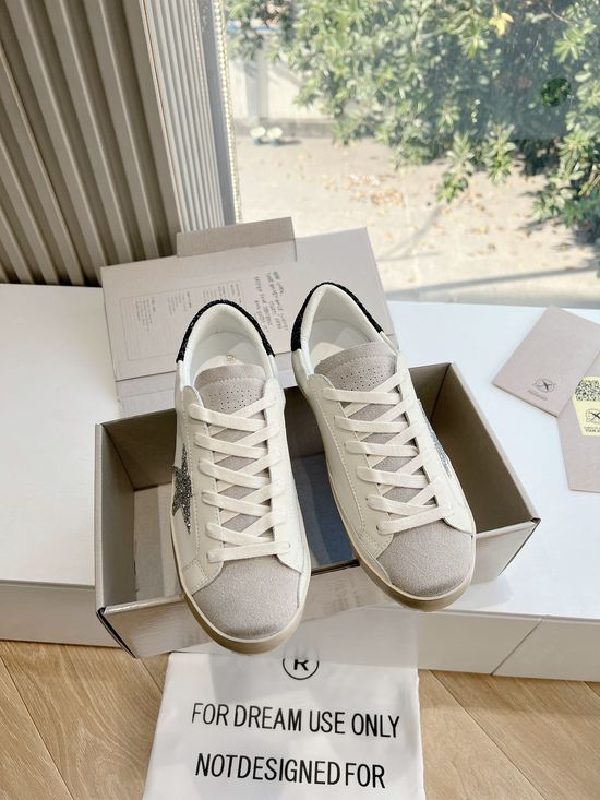 Golden Goose Vintage Distressed Comfortable Casual Walking Sneakers