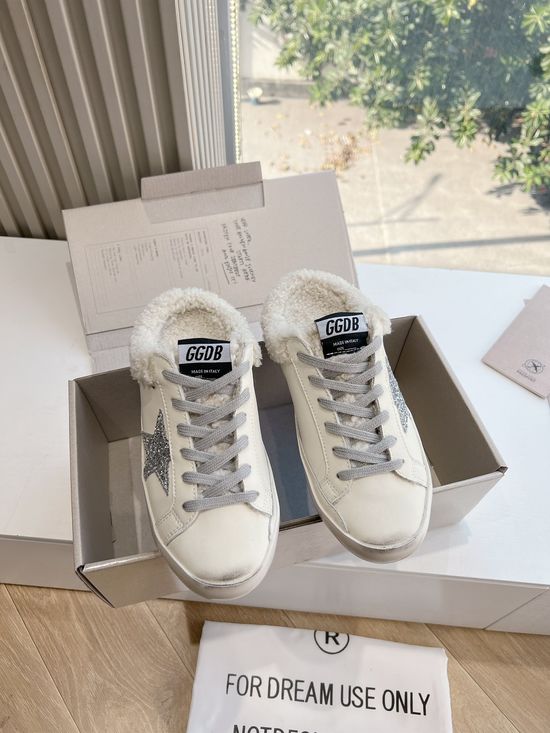 Golden Goose Vintage Scuffed Casual Sneakers Plush Lining Removable Insole