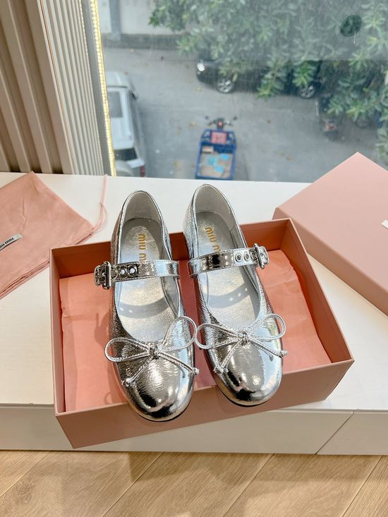 Miu Miu Buckle Decor Round Toe Leather Mary Jane Loafers
