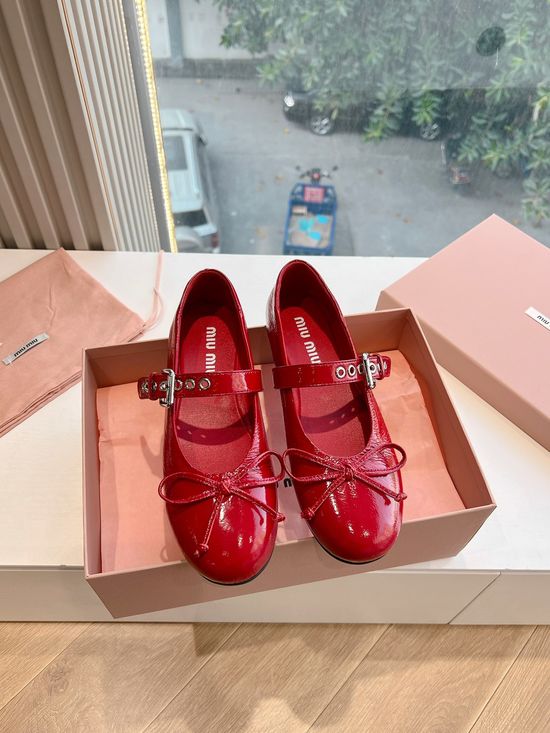 Miu Miu Buckle Decor Round Toe Leather Mary Jane Loafers
