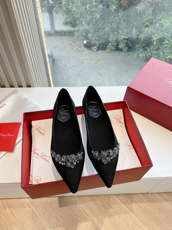 Roger Viver Rhinestone Buckle Low Heel Mary Jane Leather Shoes