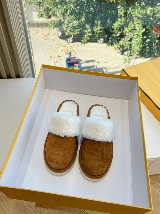 Fendi Premium Wool Blend Casual Sneakers with Logo Patchwork