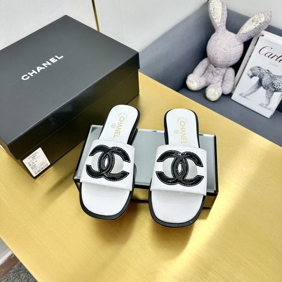 Chanel Elegant Classic Leather Lined Footwear Durable Leather Sole