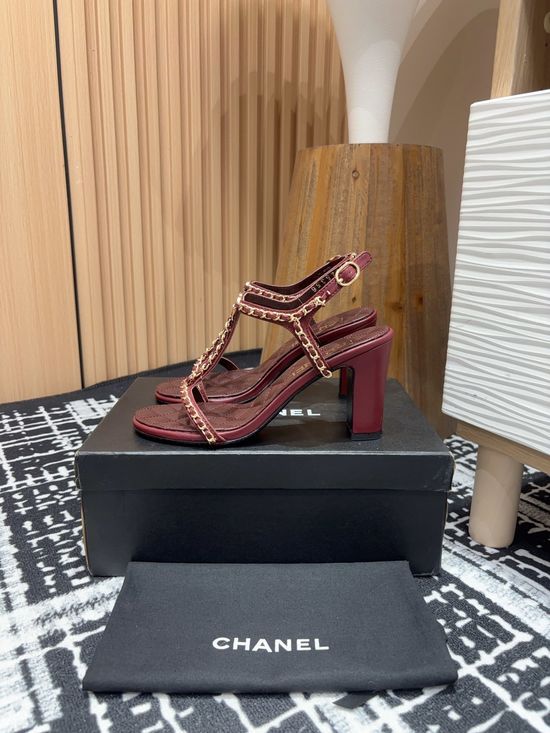 Chanel Elegant Chain Decor Sandals with Premium Leather Upper