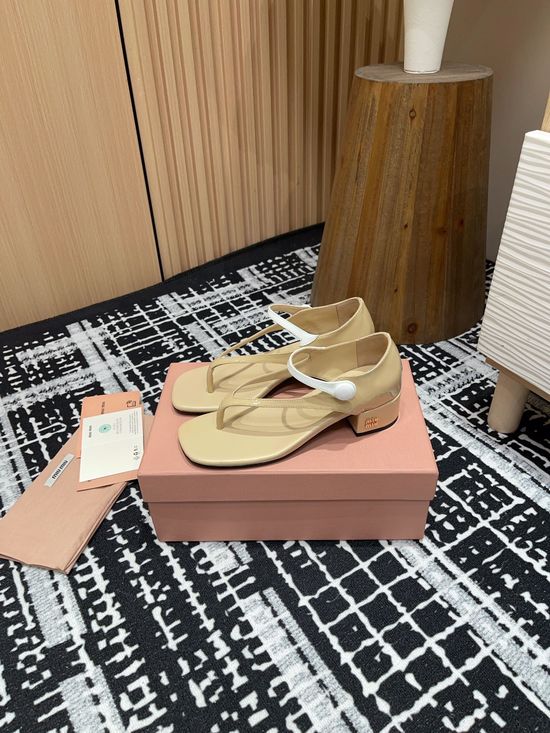 Miu Miu Patent Leather Block Heel Flip Flop Slides