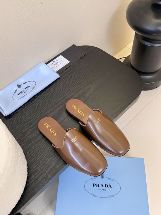 Prada Vintage Half Slippers Casual Comfortable Fashion Footwear