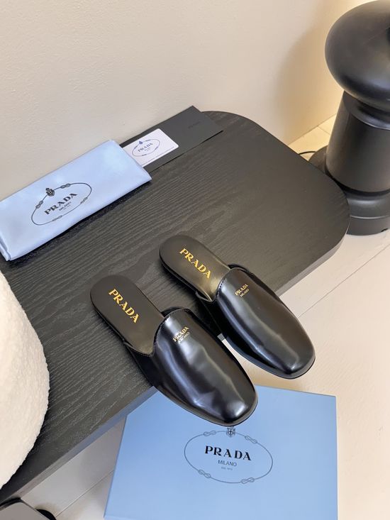 Prada Vintage Half Slippers Casual Comfortable Fashion Footwear
