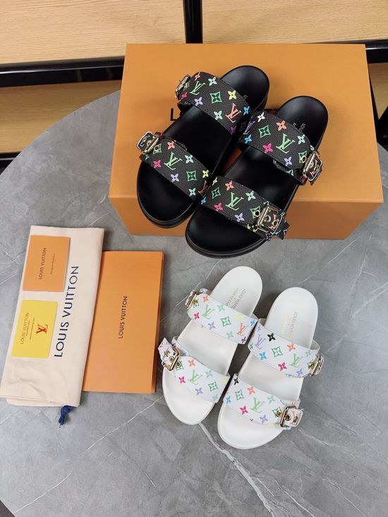 Louis Vuitton Adjustable Buckle Slippers Soft Lined Non Slip Beach Shoes