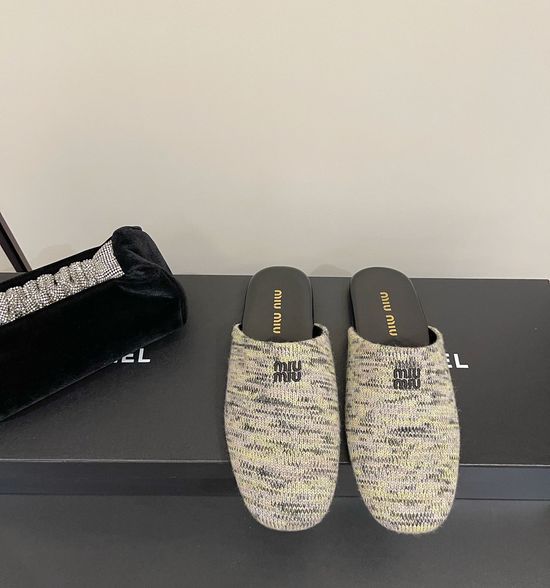 Miu Miu Vintage Knitted Upper Slip-on Slides Comfortable Casual Footwear