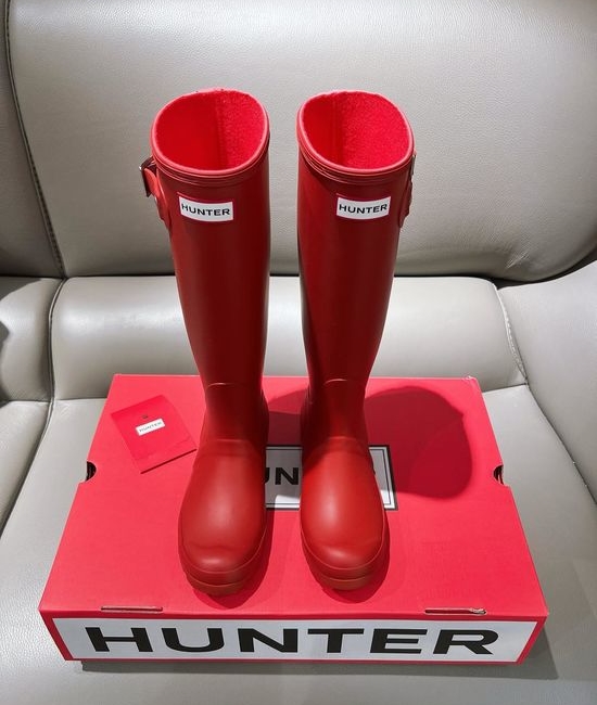 Burberry Waterproof Glossy Tall Rain Boots Classic British Style