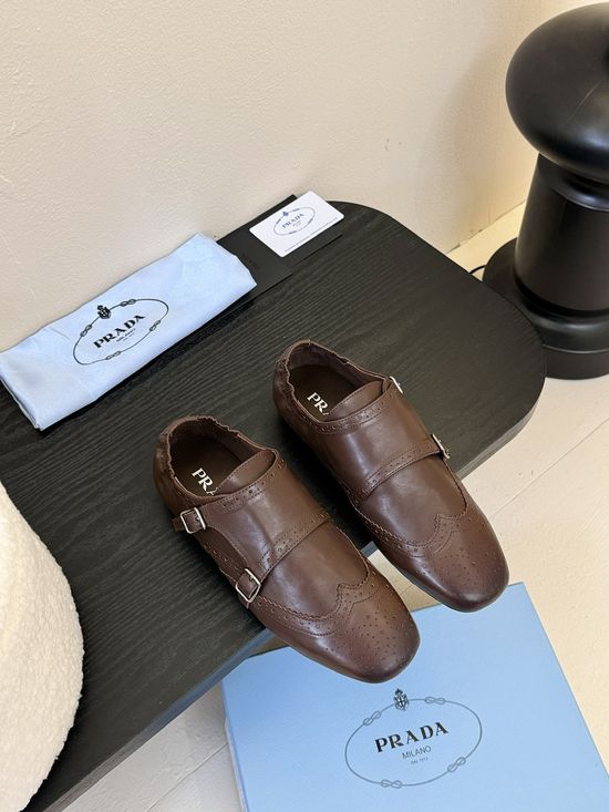 Prada Retro Leather Buckle Loafers Comfortable Thick Sole Shoes