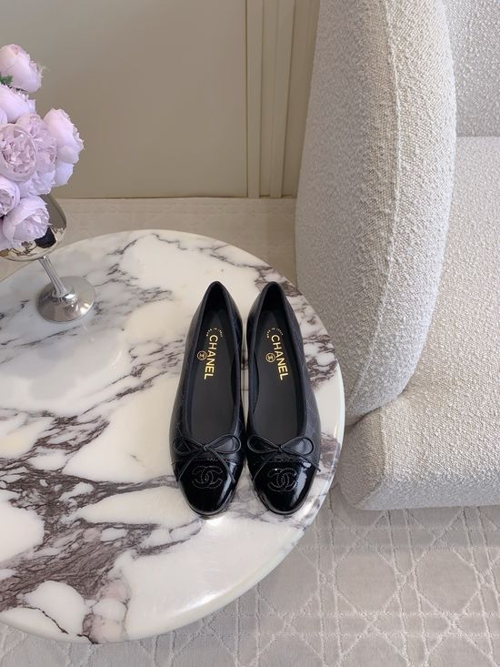 Chanel Premium Versatile Ballet Flats with Mixed Upper Materials