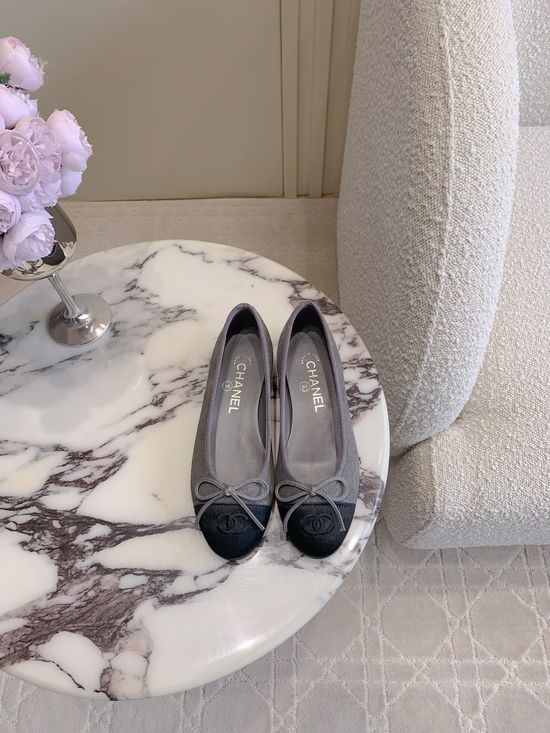 Chanel Premium Versatile Ballet Flats with Mixed Upper Materials