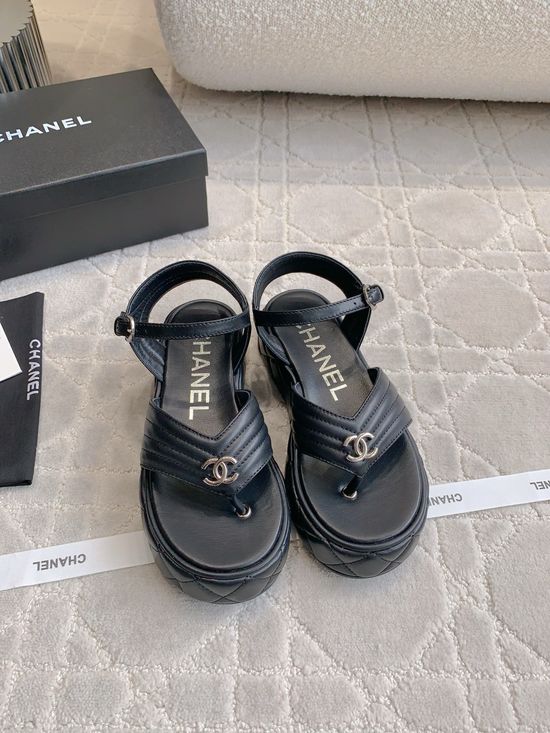 Chanel Comfortable Platform Thong Sandals for Daily Wear