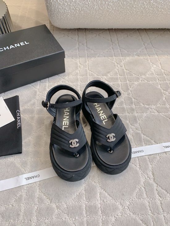 Chanel Comfortable Platform Thong Sandals for Daily Wear