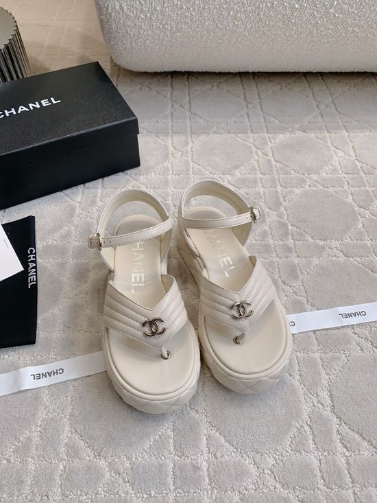 Chanel Comfortable Platform Thong Sandals for Daily Wear