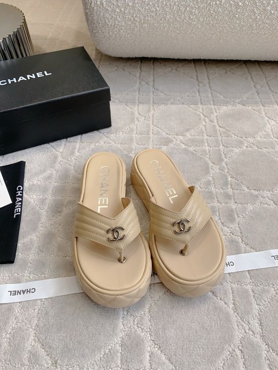 Chanel Comfortable Platform Thong Sandals for Daily Wear
