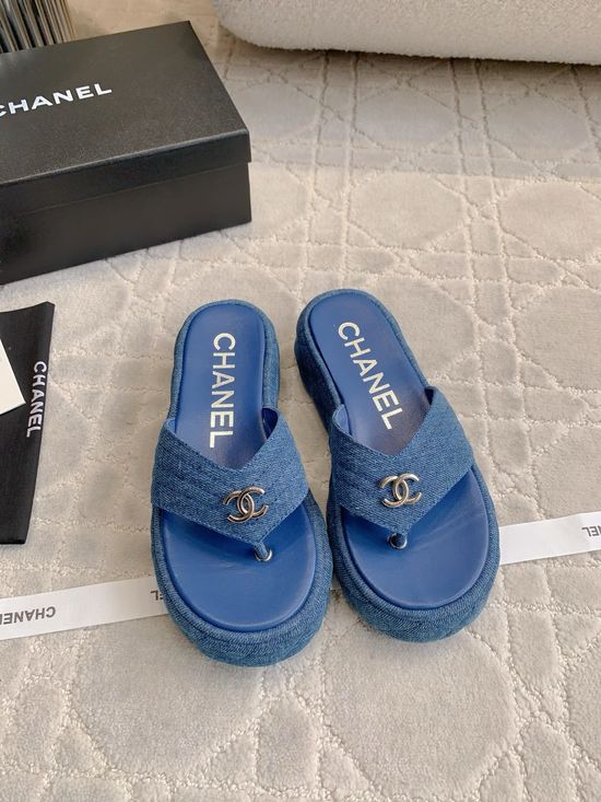 Chanel Comfortable Platform Thong Sandals for Daily Wear