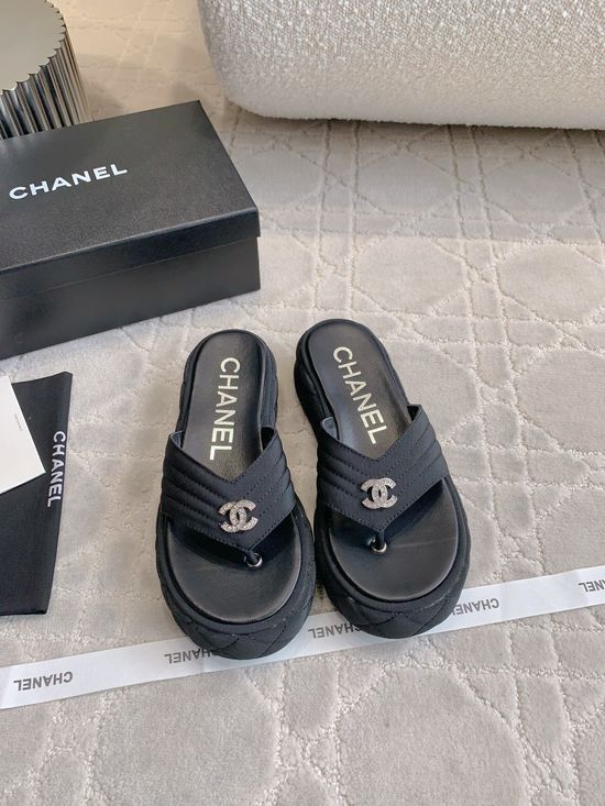 Chanel Comfortable Platform Thong Sandals for Daily Wear