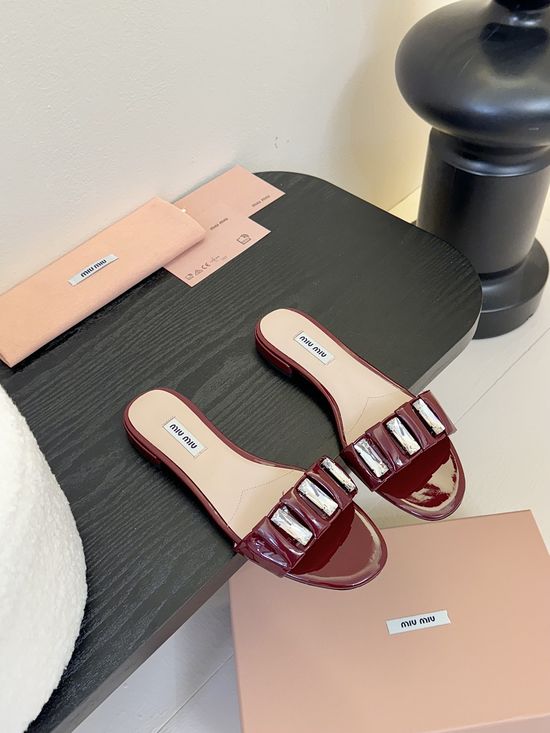 Miu Miu Patent Leather Flat Slide Sandals Daily Wear