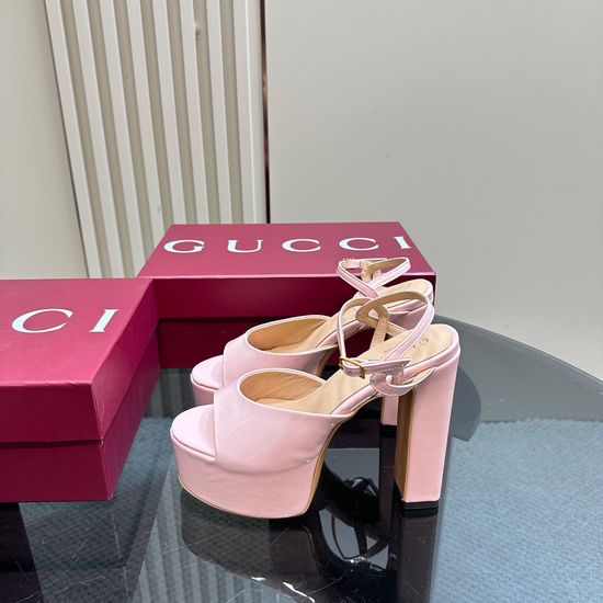 Gucci Dramatic High Heeled Platform Pumps with Double G Charm