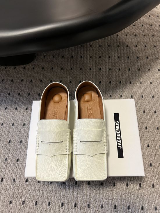 Jacquemus Square Toe Leather Loafers for Casual Outfits