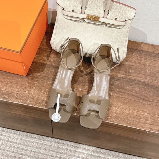 Hermes Comfortable Leather Low Heel Casual Sandals