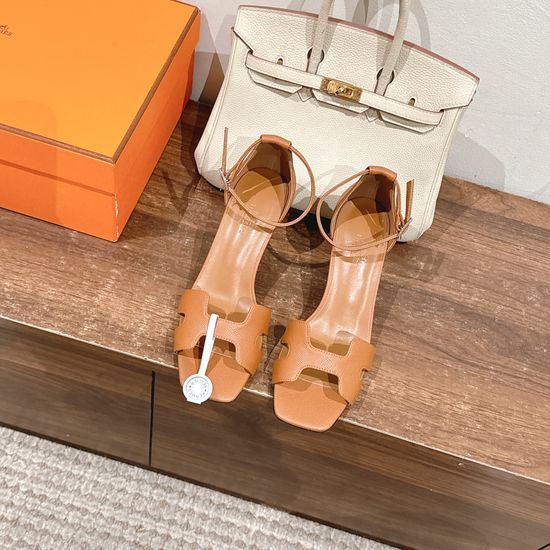 Hermes Minimalist Leather Mid Heel Dress Sandals