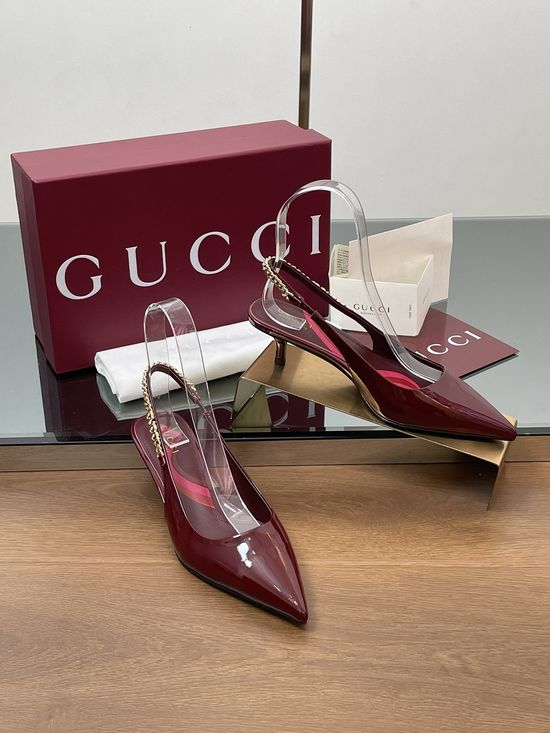 Gucci Elegant Chain Decor Pointed Toe Kitten Heel Pumps