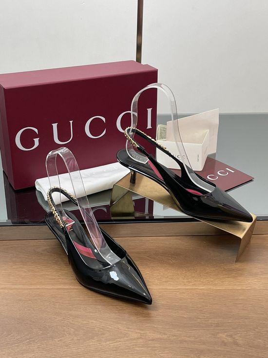 Gucci Elegant Chain Decor Pointed Toe Kitten Heel Pumps