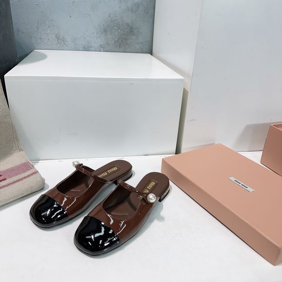 Miu Miu Patent Leather Pearl Buckle Low Heel Mule Shoes