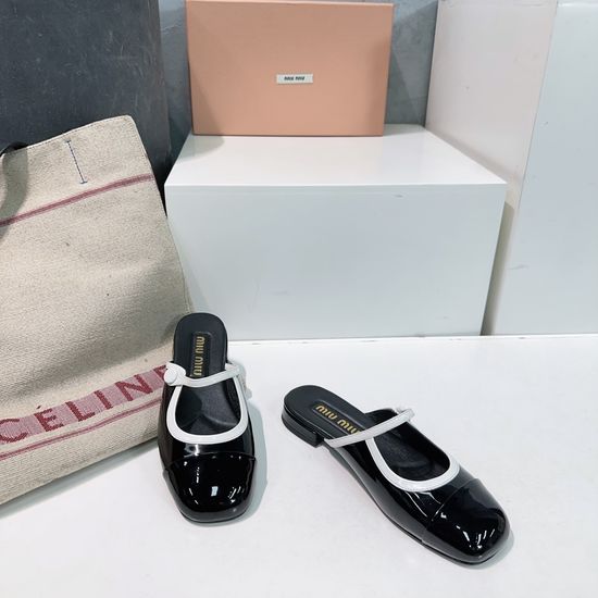 Miu Miu Patent Leather Pearl Buckle Low Heel Mule Shoes