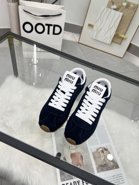 Miu Miu Cowhide Casual Training Shoes Non-slip Soft Comfortable Sneakers
