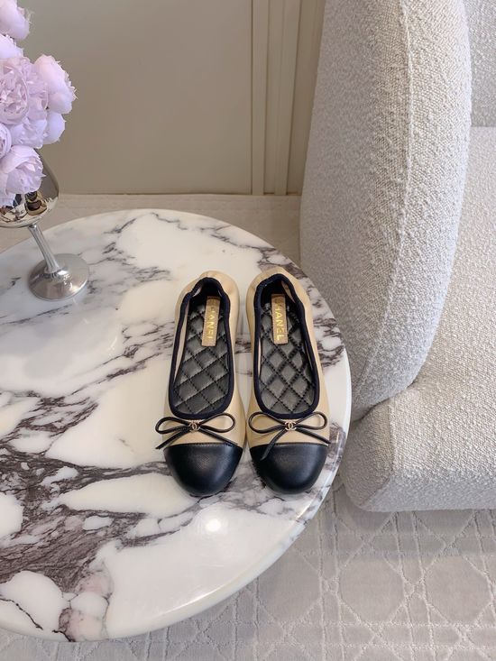 Chanel Soft Leather Comfortable Ballet Flats with Elastic Heel