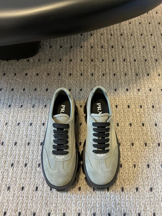 Prada Thick Sole Loafers Versatile Leg Lengthening Footwear