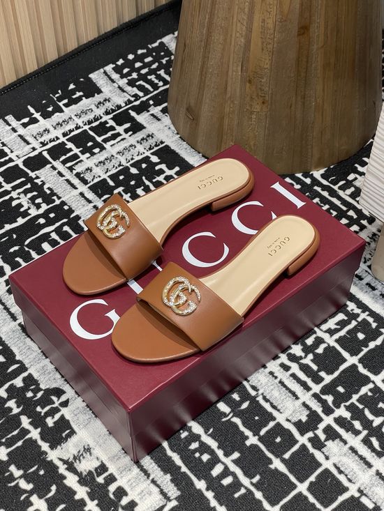 Gucci Rhinestone Buckle Flat Open Toe Leather Slide Sandals