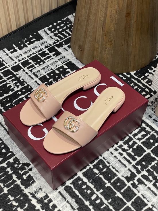 Gucci Rhinestone Buckle Flat Open Toe Leather Slide Sandals