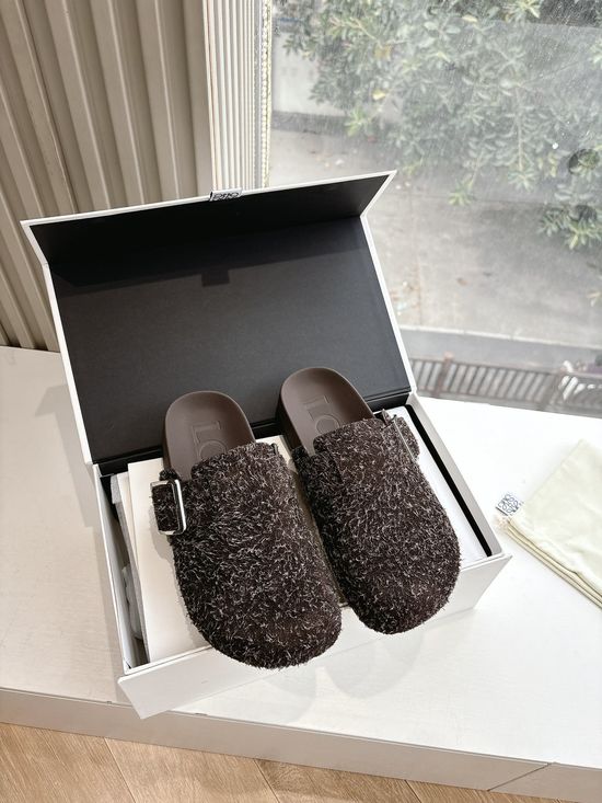 Loewe Vintage Style Leather Mules Comfortable Durable Retro Design Footwear