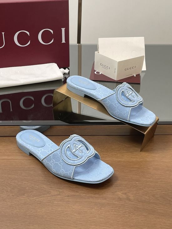 Gucci Summer Canvas Slippers with Interlocking G Design